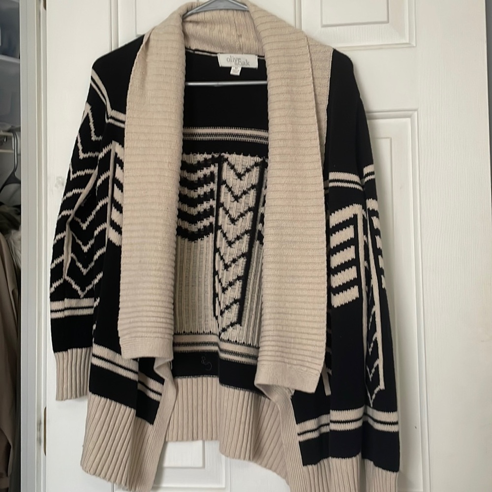 Olive & Oak cream and black open cardigan